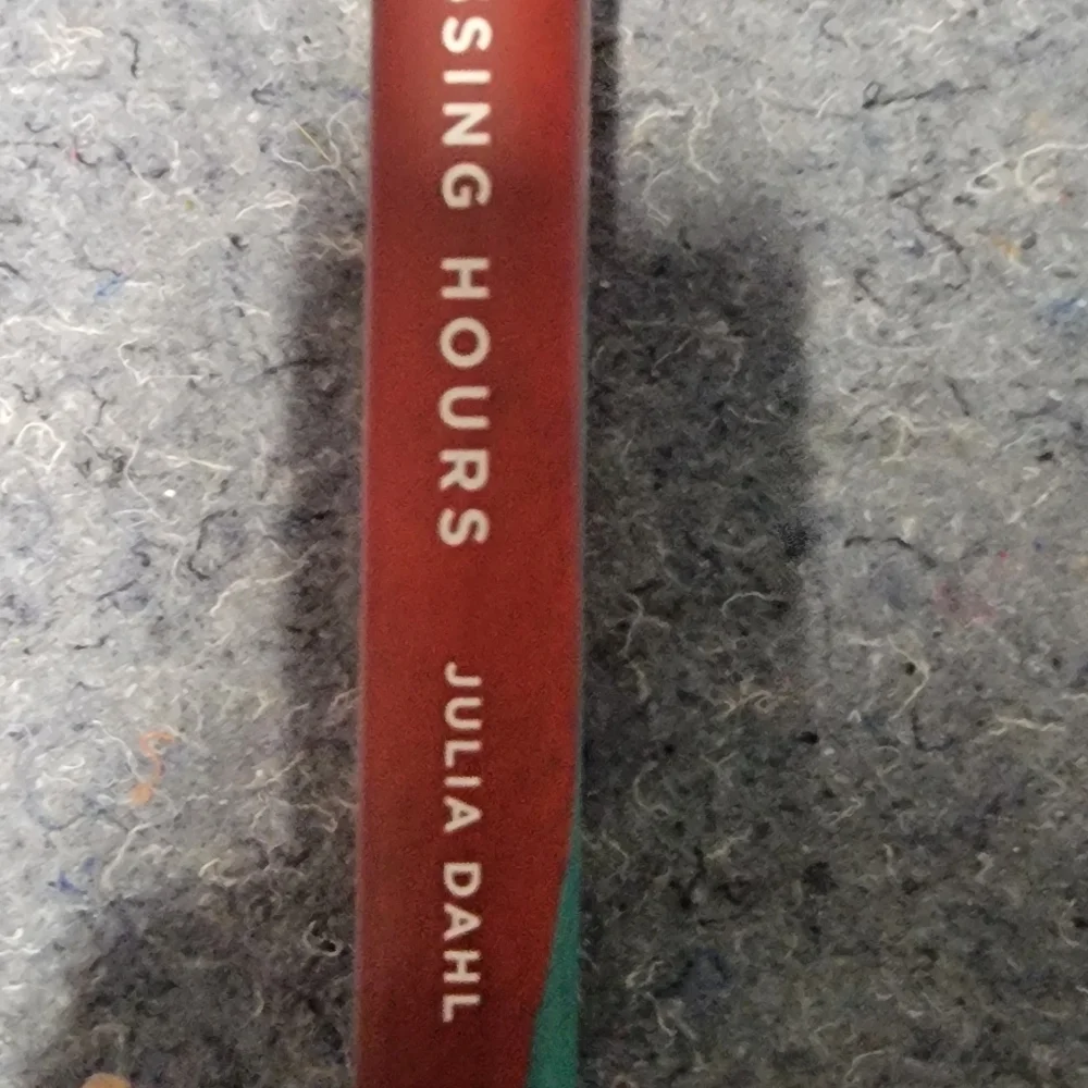 The Missing Hours Novel by Julia Dahl‎